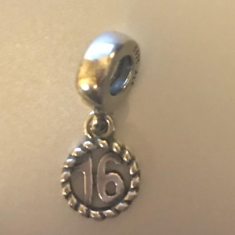 Pandora 16 dangle charm